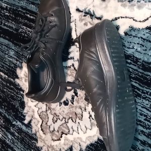 Adidas Men's black low top Adidas Stan Smith